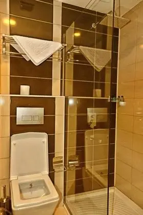 Twin, Şehir Manzaralı