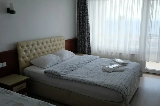 Şehir Manzaralı Standard Triple Balkonlu Oda