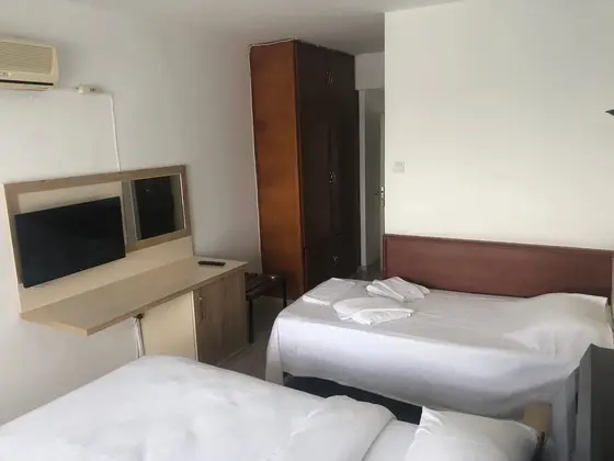 Şehir Manzaralı Standard Triple Balkonlu Oda