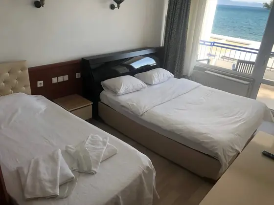 Standard Triple Deniz Manzaralı Oda