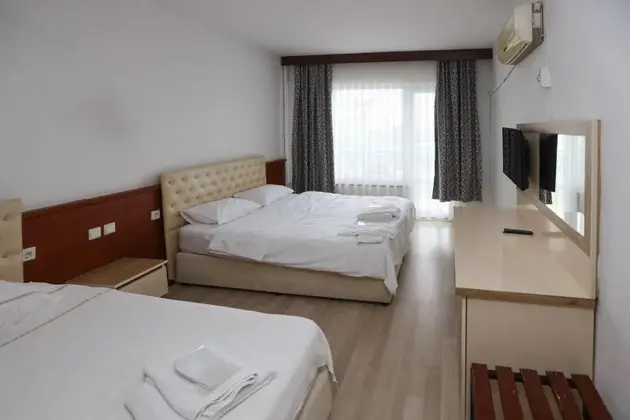 Standard Triple Şehir Manzaralı Oda