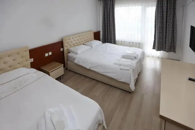 Standard Triple Şehir Manzaralı Oda
