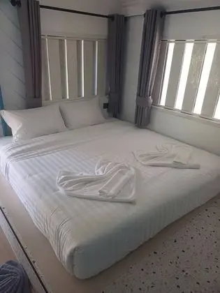 Standard Oda, 1 Büyük (Queen) Boy Yatak, Kısmi Deniz Manzaralı