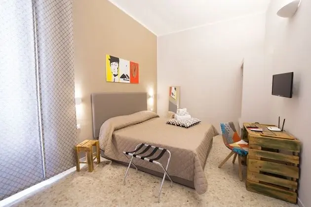 Standard Tek Büyük Yataklı Oda