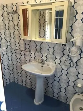 Tek Büyük Yataklı Oda, Balkon, Şehir Manzaralı