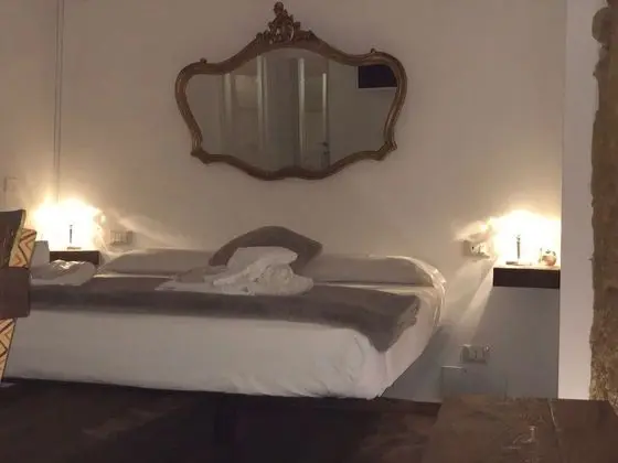 Luxury Tek Büyük Yataklı Oda (Roccia)