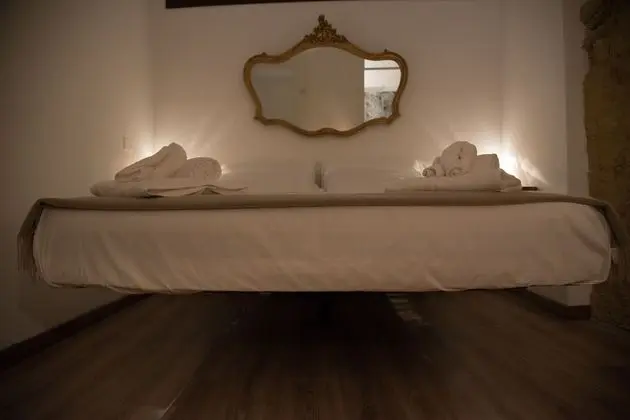 Luxury Tek Büyük Yataklı Oda (Roccia)