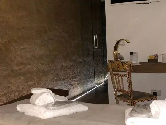 Luxury Tek Büyük Yataklı Oda (Roccia)