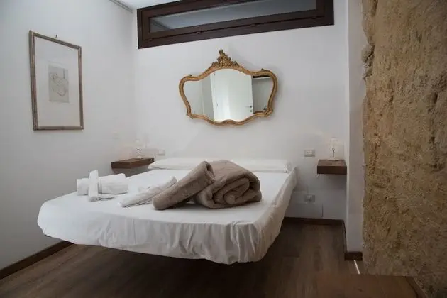 Luxury Tek Büyük Yataklı Oda (Roccia)