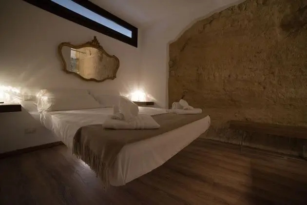 Luxury Tek Büyük Yataklı Oda (Roccia)