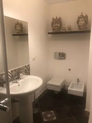 Luxury Tek Büyük Yataklı Oda (Roccia)