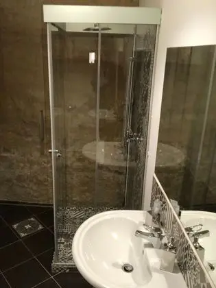 Luxury Tek Büyük Yataklı Oda (Roccia)