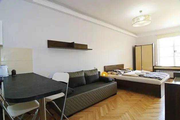Economy Stüdyo (Florianska Street I)