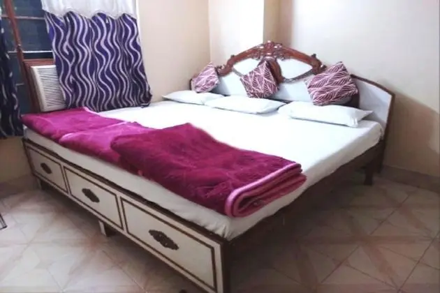 Deluxe Tek Büyük Yataklı Oda (Non AC)