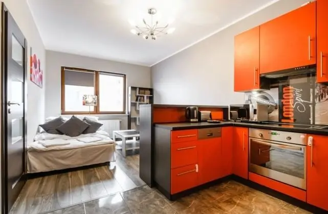 Standard Süit, 1 Büyük (Queen) Boy Yatak ve Çekyat