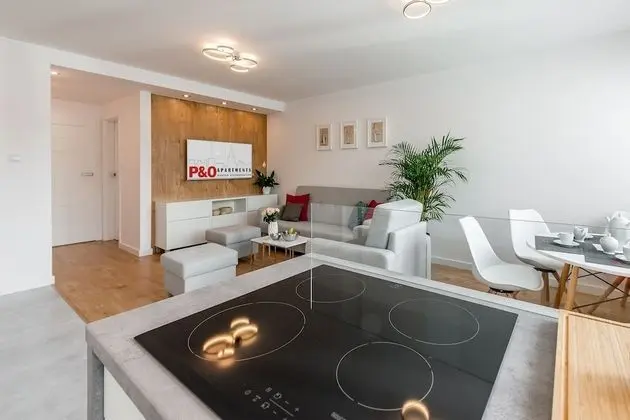 Apart Daire, 2 Yatak Odası (at 89 Jerozolimskie Avenue)