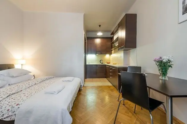 Studio Apartment (at 12 Miodowa Street)