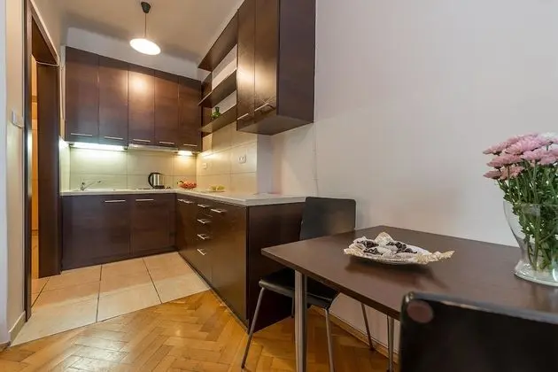 Studio Apartment (at 12 Miodowa Street)