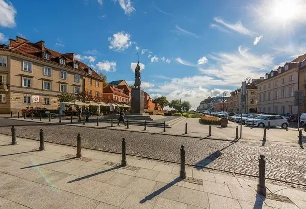 Studio Apartment (at 12 Miodowa Street)