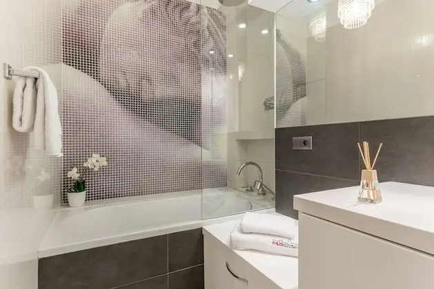 Luxury Apart Daire, 1 Yatak Odası (with A/C - at Tamka 47 street)