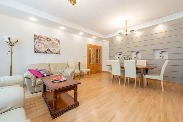 Luxury Apart Daire, 3 Yatak Odası (at 16 Tamka Street)