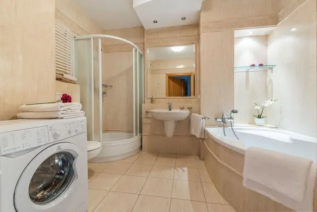 Luxury Apart Daire, 3 Yatak Odası (at 16 Tamka Street)