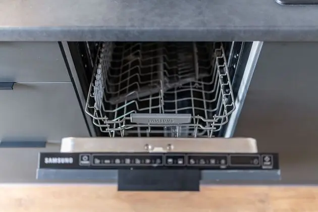 Soho Factory 10 (at 18a Zupnicza)