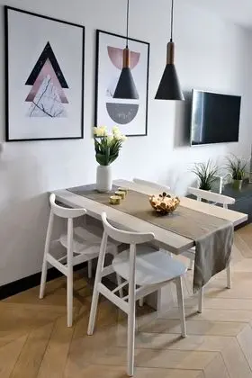 Soho Factory 10 (at 18a Zupnicza)