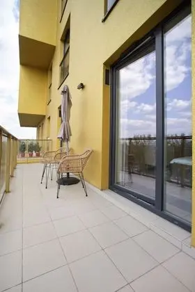 Soho Factory 10 (at 18a Zupnicza)