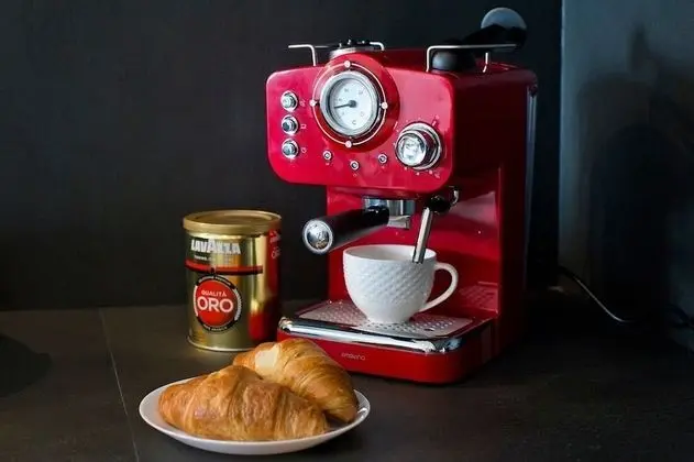 Soho Factory 10 (at 18a Zupnicza)