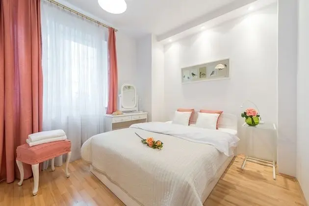 Apart Daire (6 Adults - at 6 Grodkowska Street)