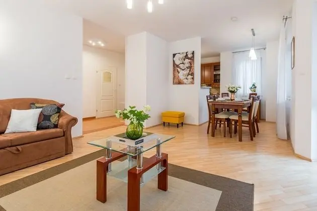 Apart Daire (6 Adults - at 6 Grodkowska Street)