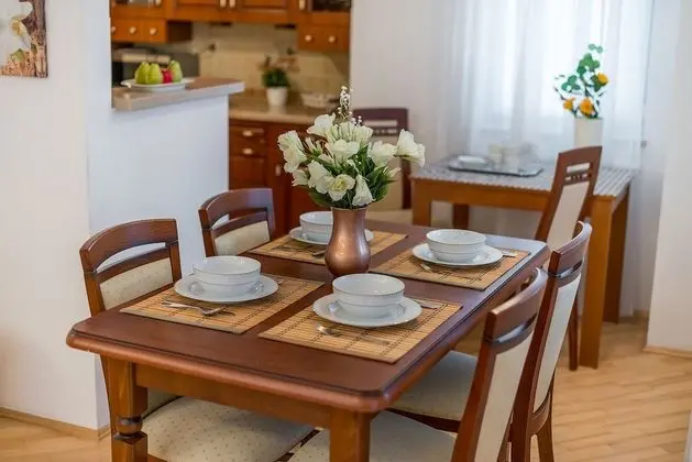 Apart Daire (6 Adults - at 6 Grodkowska Street)