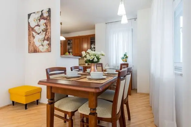 Apart Daire (6 Adults - at 6 Grodkowska Street)