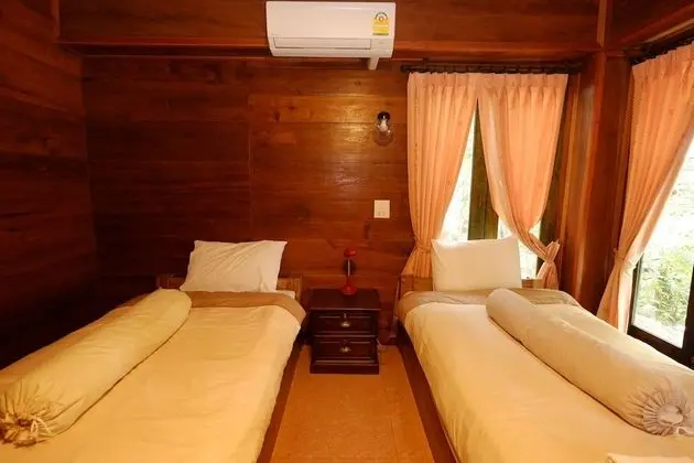 Standard Twin Room with Garden View