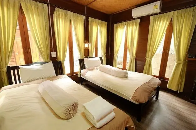 Standard Twin Room with Garden View