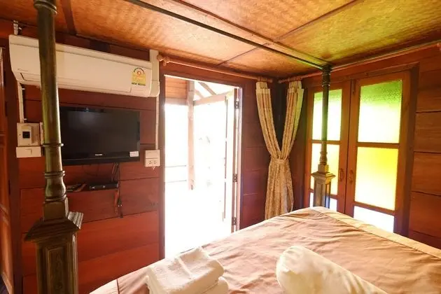 Standard Twin Room with Garden View