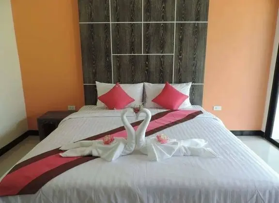 Deluxe Tek Büyük Yataklı Oda, Havuz Manzaralı