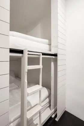 Ortak Ranzalı Oda, Sadece kadınlar için