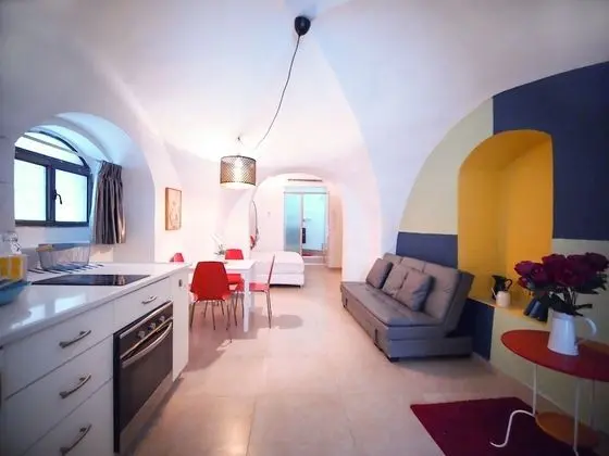 Studio Apartment Ground Floor