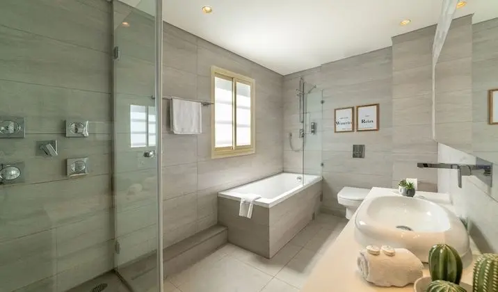 Deluxe Tek Büyük veya İki Ayrı Yataklı Oda, Balkon