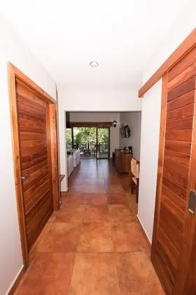 Standard Tek Büyük Yataklı Oda, Kısmi Göl Manzaralı