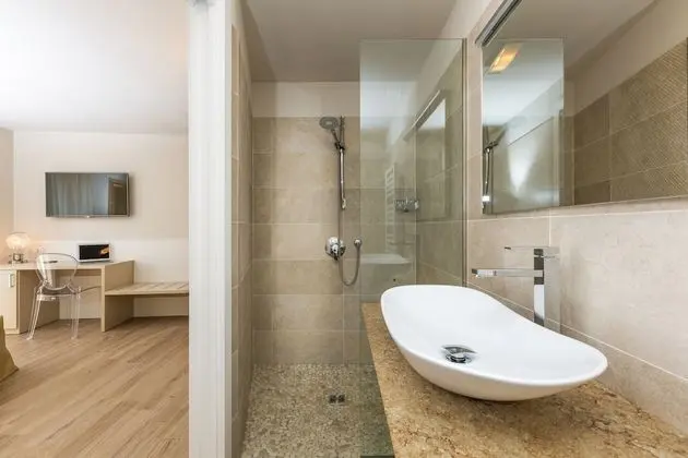 Superior Tek Büyük veya İki Ayrı Yataklı Oda