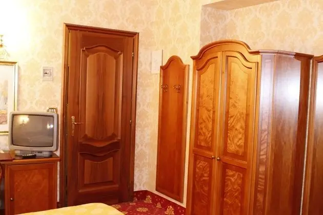 Üç Kişilik Oda