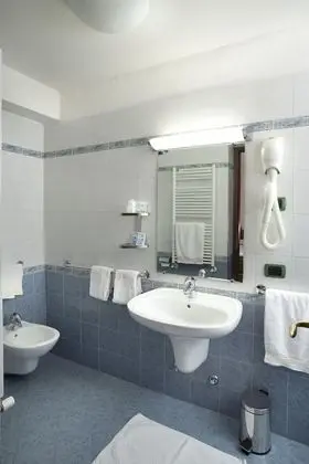 Comfort Tek Büyük veya İki Ayrı Yataklı Oda