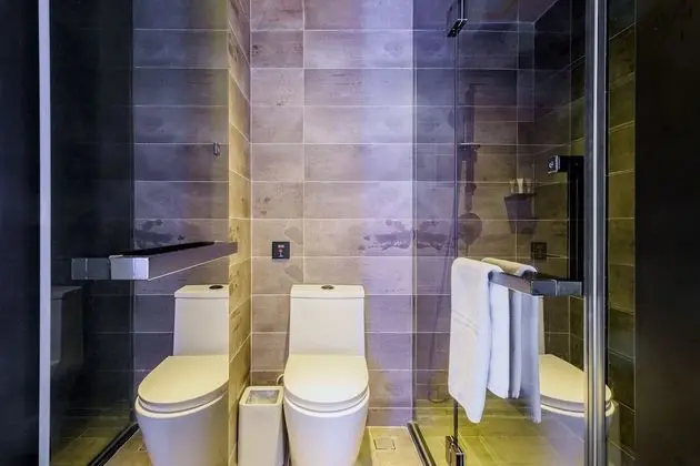 Exclusive Tek Büyük Yataklı Oda