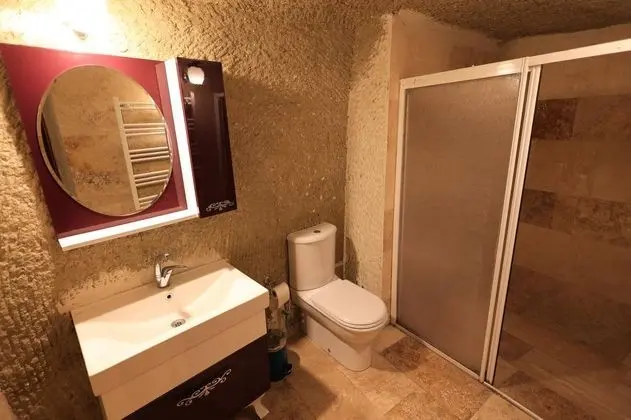 Triple Cave Room, Bahçe Manzaralı