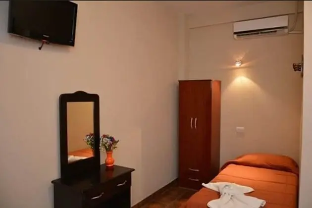 Üç Kişilik Oda