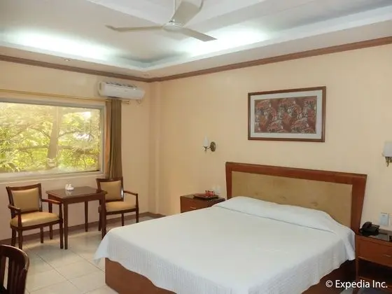 Executive Room, Smoking