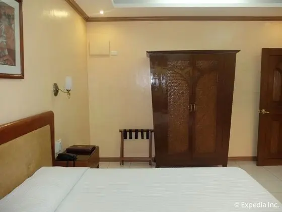 Executive Room, Smoking